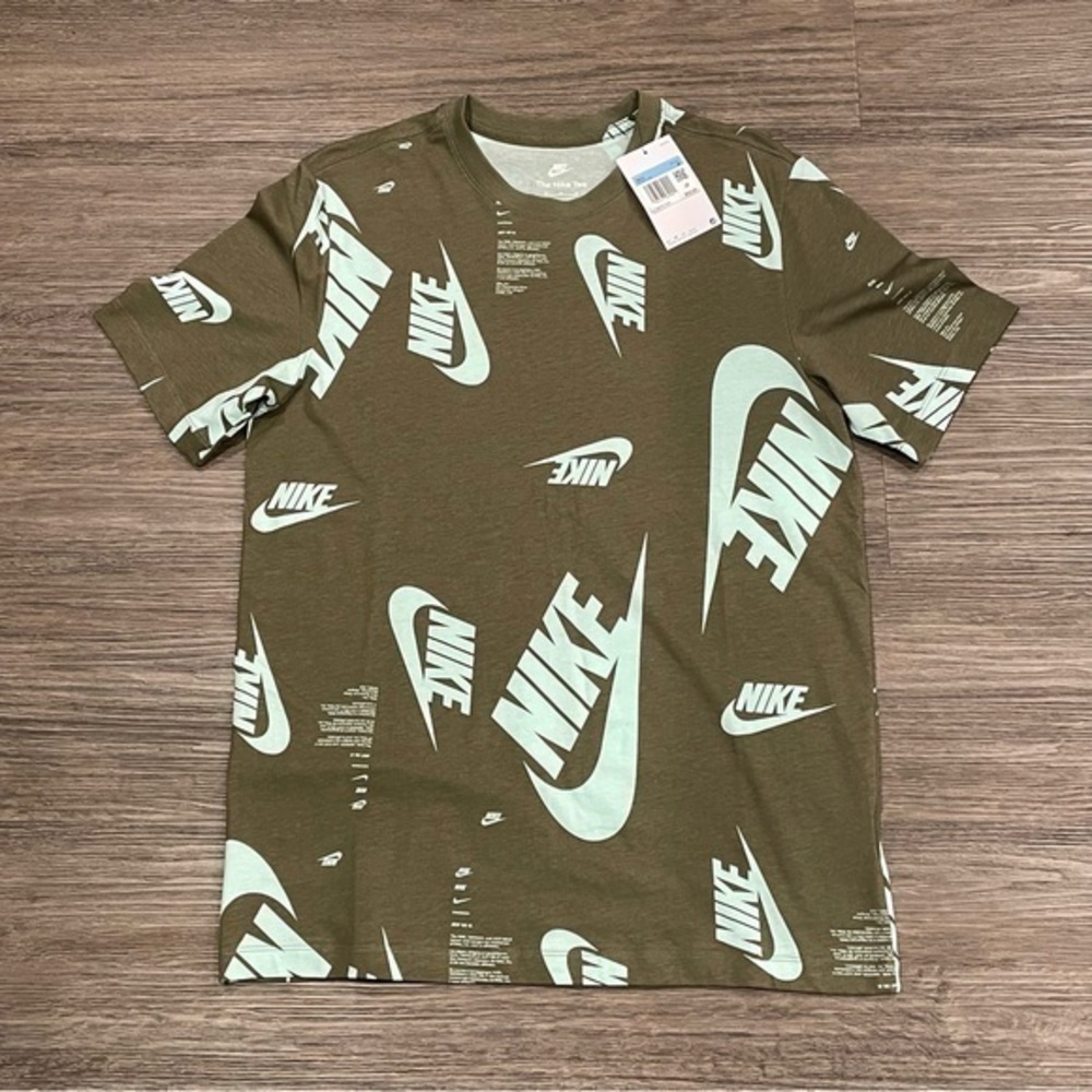 Nike shirt sz M
